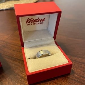 Platinum Men’s Wedding Band